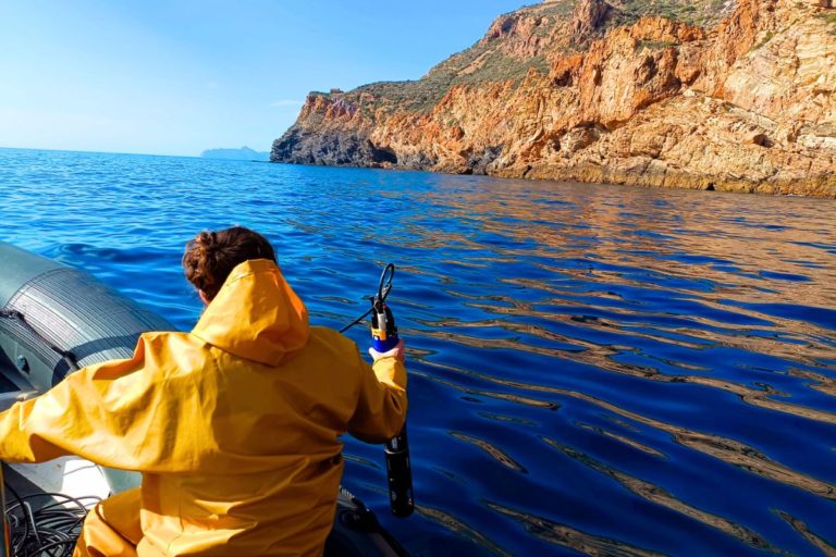 Análisis in situ de la calidad de las aguas de mar con la sonda multiparamétrica EXO2